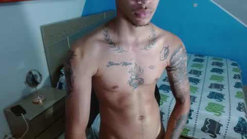 Snapshot of boyhot_sw chatting on 28, 2, 2025 boyhot_sw online show from 28, 2, 2025