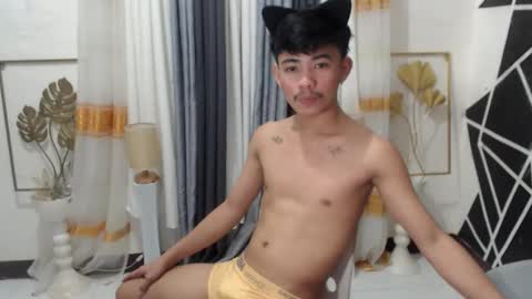 Snapshot of boynextdoor4ux chatting on 3, 12, 2024 HI IM JAMES DONT FORGET GIVE ME THUMBS UP AND JOIN TO MY FANCLUB online show from 3, 12, 2024