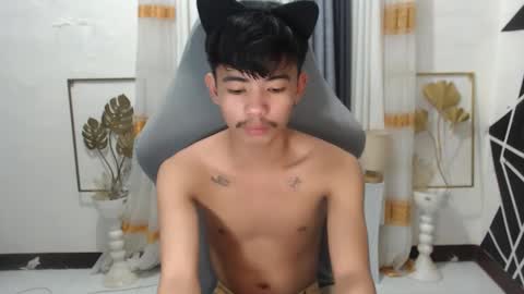 Snapshot of boynextdoor4ux chatting on 5, 12, 2024 HI IM JAMES DONT FORGET GIVE ME THUMBS UP AND JOIN TO MY FANCLUB online show from 5, 12, 2024