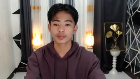 Snapshot of boynextdoor4ux chatting on 4, 1, 2025 HI IM JAMES DONT FORGET GIVE ME THUMBS UP AND JOIN TO MY FANCLUB online show from 4, 1, 2025