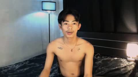 Snapshot of boynextdoor4ux chatting on 2, 3, 2025 HI IM JAMES DONT FORGET GIVE ME THUMBS UP AND JOIN TO MY FANCLUB online show from 2, 3, 2025