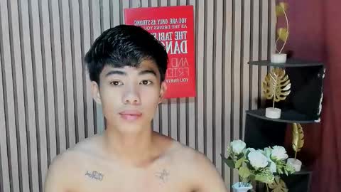 Snapshot of boynextdoor4ux chatting on 9, 9, 2025 HI IM JAMES DONT FORGET GIVE ME THUMBS UP AND JOIN TO MY FANCLUB online show from 9, 9, 2025