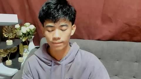 Snapshot of boynextdoor4ux chatting on 19, 9, 2025 HI IM JAMES DONT FORGET GIVE ME THUMBS UP AND JOIN TO MY FANCLUB online show from 19, 9, 2025