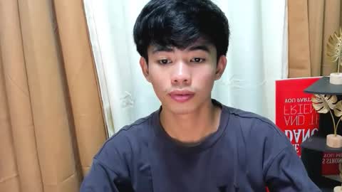 Snapshot of boynextdoor4ux chatting on 11, 10, 2025 HI IM JAMES DONT FORGET GIVE ME THUMBS UP AND JOIN TO MY FANCLUB online show from 11, 10, 2025