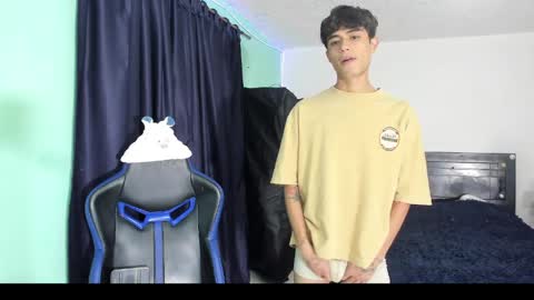 boys4hot_777 online show from 29, 3, 2026