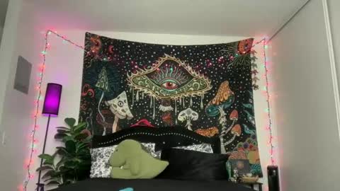 Snapshot of boysdroollx chatting on 9, 11, 2025 Puddin online show from 9, 11, 2025