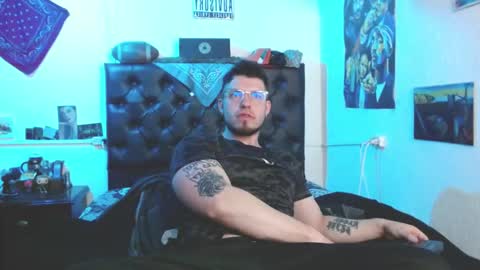 brad hot boy online show from 11, 10, 2025