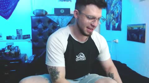 brad hot boy online show from 18, 10, 2025