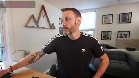 Snapshot of bradbronton chatting on 27, 4, 2026 BradBronton online show from 27, 4, 2026