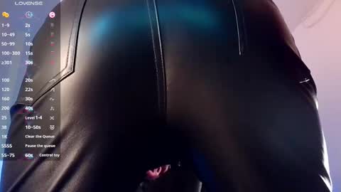 Bradley Colton Independ Model online show from 5, 3, 2025