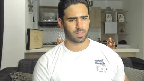 bradleymartin7 online show from 31, 1, 2025