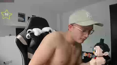 Snapshot of bratb0y chatting on 30, 9, 2025 Austin summer online show from 30, 9, 2025