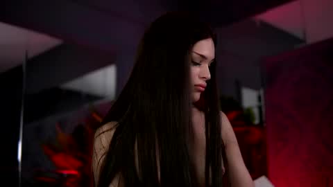 Scarlet online show from 9, 4, 2026