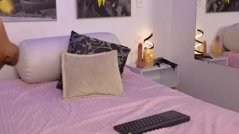 Briana Giil online show from 28, 11, 2025