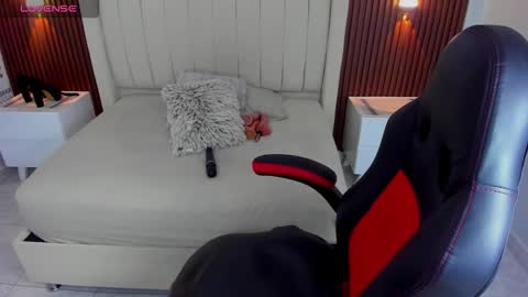 BRIANA online show from 22, 10, 2025