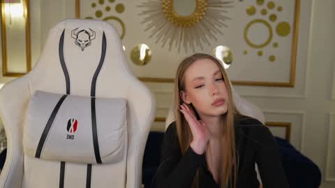 Diamonds Girls online show from 28, 1, 2025