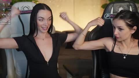 Snapshot of bright_diamonds_054 chatting on 29, 6, 2026 Diamonds Girls online show from 29, 6, 2026