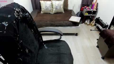 BRIGITTE online show from 1, 3, 2025