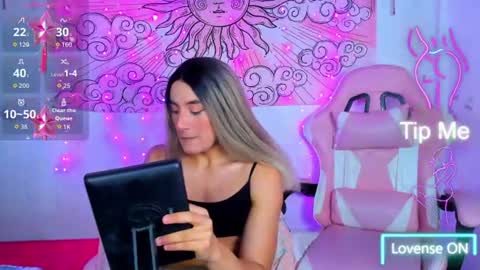 Snapshot of brihanna_cooper chatting on 5, 8, 2026 bri online show from 5, 8, 2026