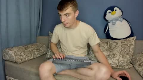 Snapshot of bristlebback chatting on 24, 6, 2026 bristlebback online show from 24, 6, 2026