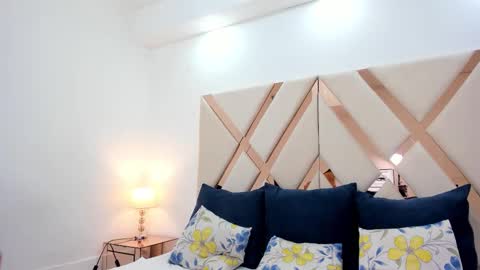 Britanny  online show from 7, 11, 2025