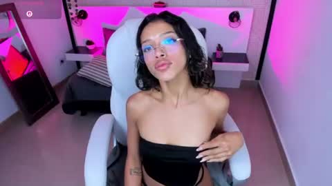 Snapshot of britney_collins_ chatting on 11, 6, 2026 britney_collins_ online show from 11, 6, 2026