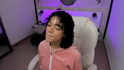 Snapshot of britney_collins_ chatting on 21, 7, 2026 britney_collins_ online show from 21, 7, 2026