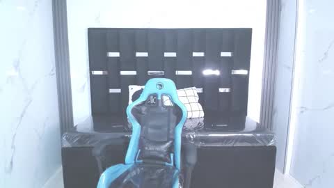 Snapshot of britney_sub chatting on 11, 9, 2025 Britney online show from 11, 9, 2025