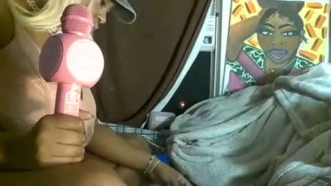 Snapshot of brooklyninfinity chatting on 18, 11, 2025 brooklyninfinity online show from 18, 11, 2025