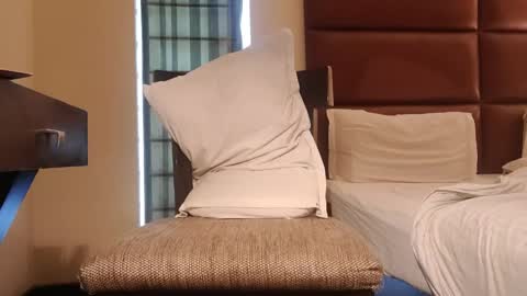 brownuncut3019 online show from 1, 3, 2025