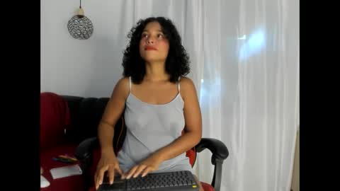 Snapshot of brownvelvet_ chatting on 15, 11, 2025 brownvelvet_ online show from 15, 11, 2025