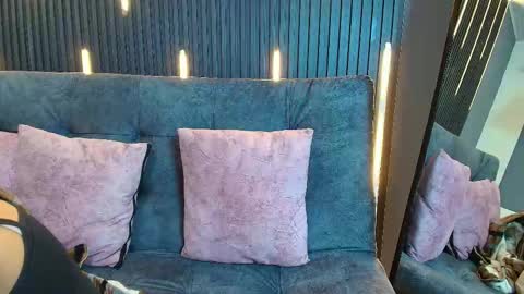 Brunette online show from 9, 1, 2026