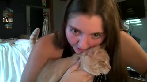 brunettebaby040 online show from 20, 9, 2025