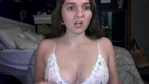 brunettebaby040 online show from 14, 11, 2025