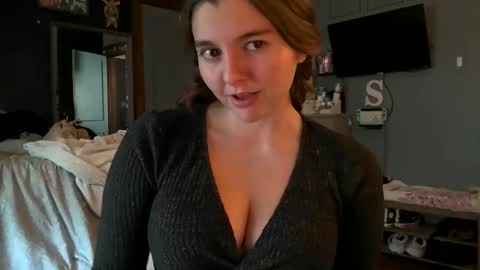 brunettebaby040 online show from 26, 11, 2025