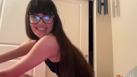 Snapshot of brunettefantasy4848 chatting on 10, 4, 2026 brunettefantasy4848 online show from 10, 4, 2026