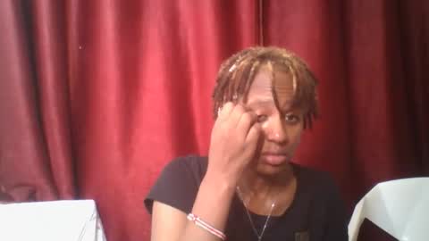Snapshot of brunnette_blonde chatting on 26, 4, 2026 everyday online show from 26, 4, 2026