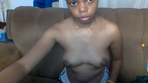 Snapshot of brunnette_blonde chatting on 13, 6, 2026 everyday online show from 13, 6, 2026