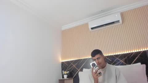 Snapshot of bruno_fox_ chatting on 19, 6, 2026 Bruno online show from 19, 6, 2026