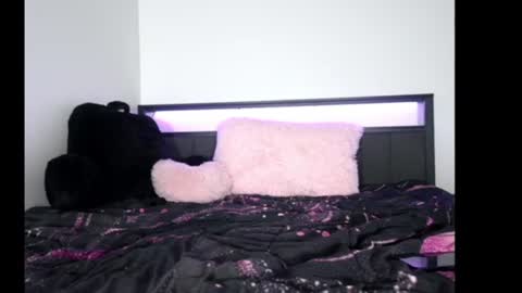 Snapshot of bubble_girl_lo chatting on 26, 6, 2026 Queen Lola XXX online show from 26, 6, 2026