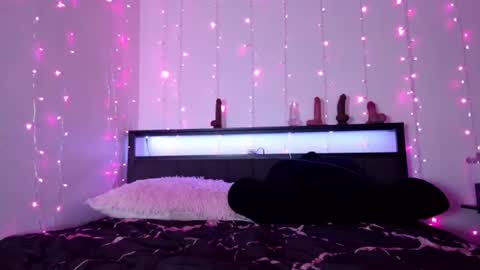 Snapshot of bubble_girl_lo chatting on 27, 7, 2026 Queen Lola XXX online show from 27, 7, 2026
