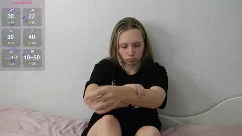 Snapshot of bubblebbb chatting on 15, 10, 2025 Sabrina online show from 15, 10, 2025