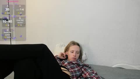 Snapshot of bubblebbb chatting on 19, 10, 2025 Sabrina online show from 19, 10, 2025