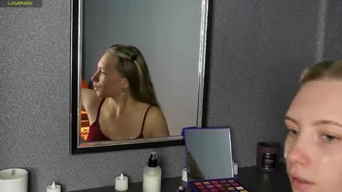 Snapshot of bubblebbb chatting on 31, 10, 2025 Sabrina online show from 31, 10, 2025