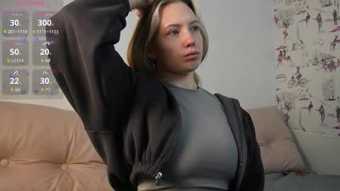 Snapshot of bubblebbb chatting on 4, 11, 2025 Sabrina online show from 4, 11, 2025