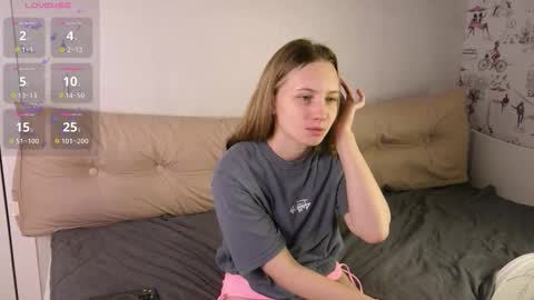 Snapshot of bubblebbb chatting on 4, 12, 2025 Sabrina online show from 4, 12, 2025