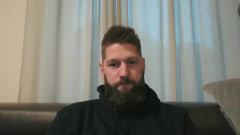 bubblebee1982 online show from 9, 1, 2025