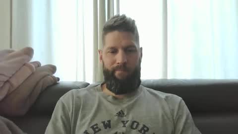 bubblebee1982 online show from 11, 1, 2025