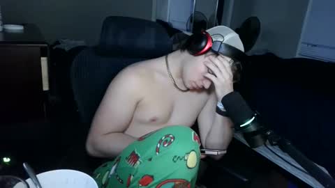 Snapshot of bubblebuttbdn chatting on 1, 12, 2025 BubblebuttBdn online show from 1, 12, 2025