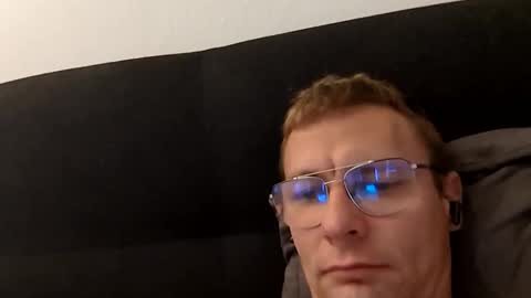 Snapshot of buchrel chatting on 12, 10, 2025 Buchrel online show from 12, 10, 2025